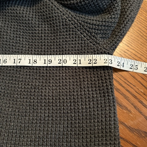 Micheal Kors sweater - Picture 11 of 14